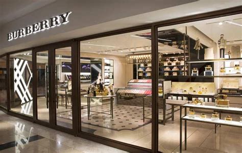 burberry moving to leeds|Burberry business services leeds.